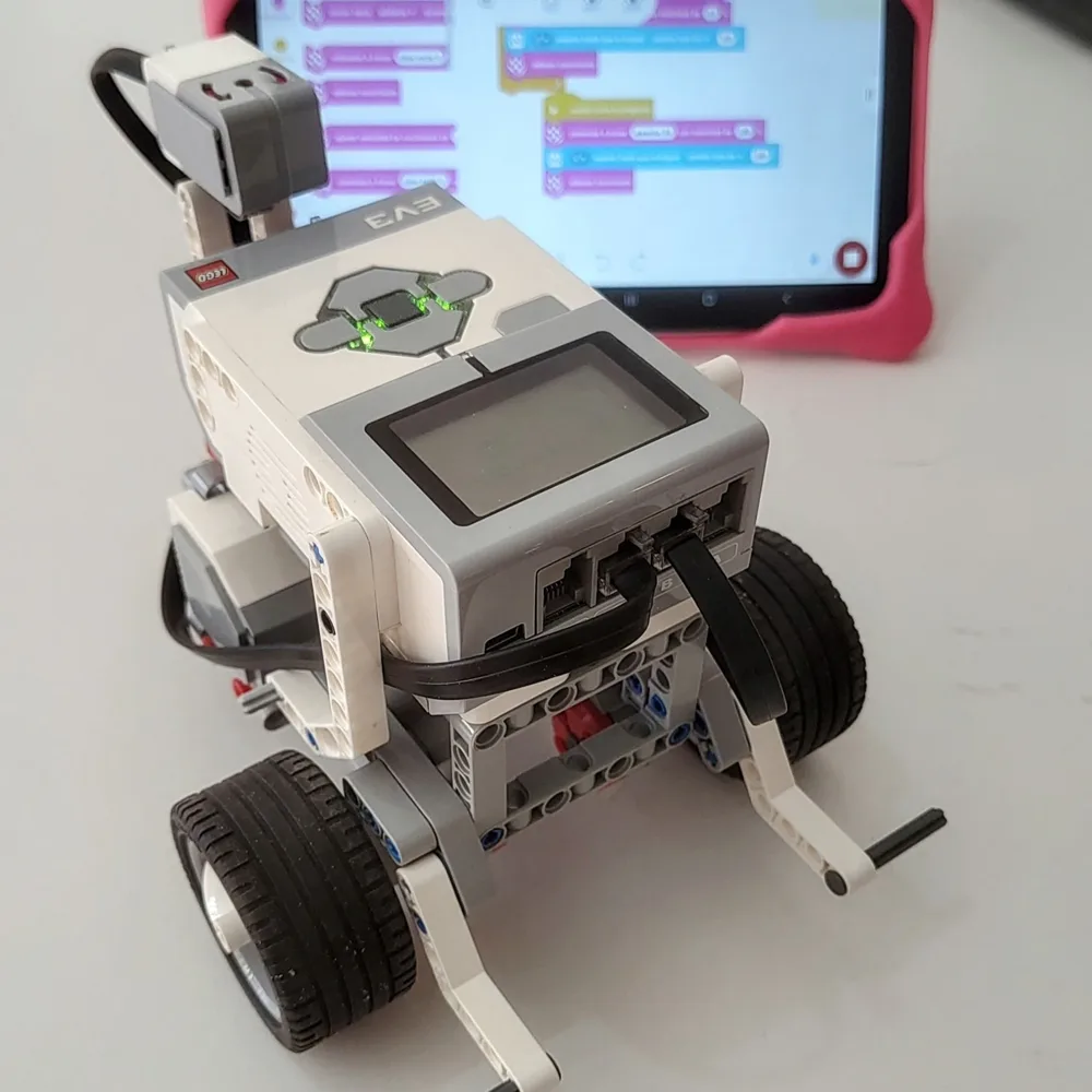 Robot construido con LEGO EV3